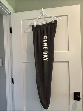 GAME DAY Women's Gray Sweatpants, NWT, Size M